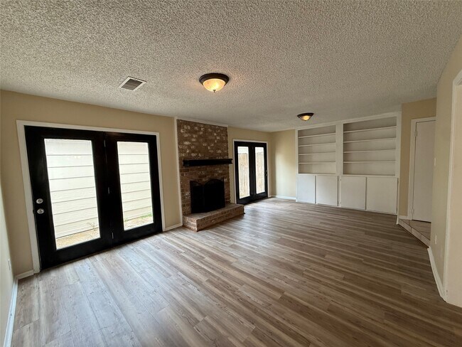 Building Photo - 17149 Beaver Springs Dr