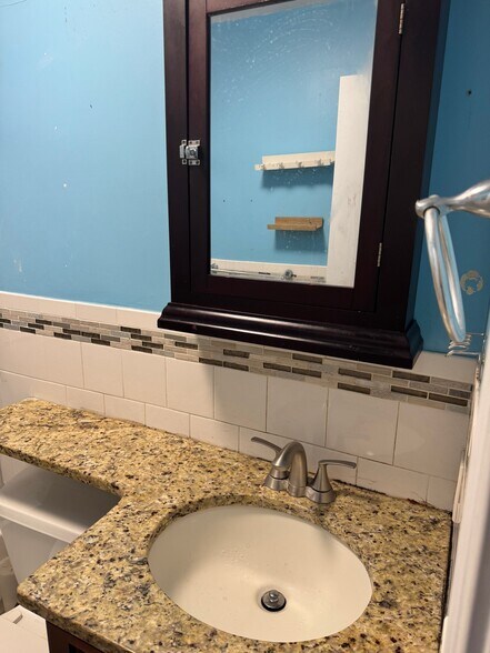 Building Photo - 16 Shrewsbury Green Dr