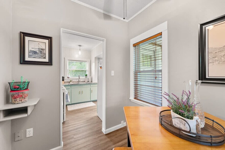 Building Photo - 16806 Pilgrim Ave