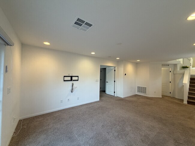 Building Photo - 7008 W Steele Canyon St