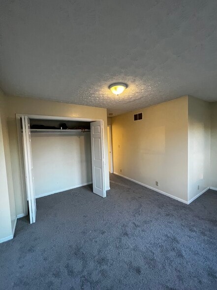 Building Photo - 1639 Summit St