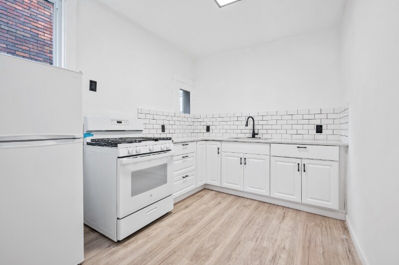 Building Photo - 2811 Brentwood Ave