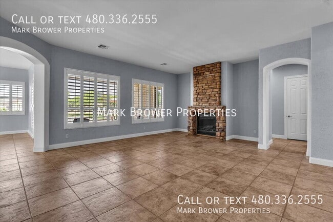 Building Photo - 3732 S Halsted Dr