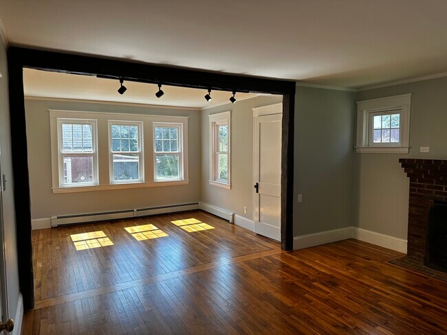 Building Photo - 96 Adams St