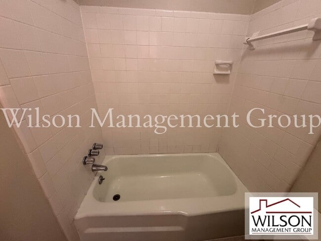 Building Photo - 525 Georgetown Dr