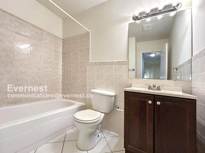 Building Photo - 1382 Ironwood St