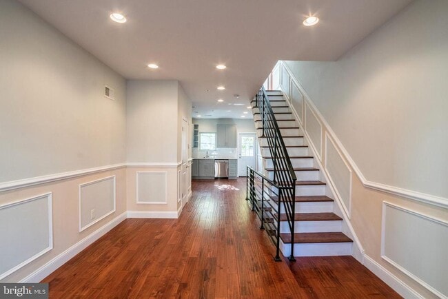 Building Photo - 2340 Greenwich St