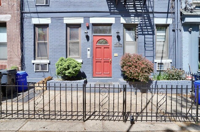 Building Photo - 230 Bloomfield St