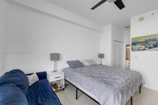 Building Photo - 7901 Hispanola Ave