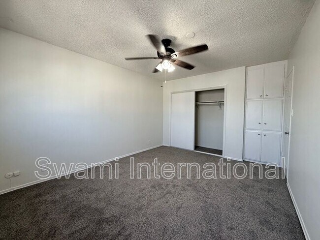 Building Photo - 5846 Estrella Ave