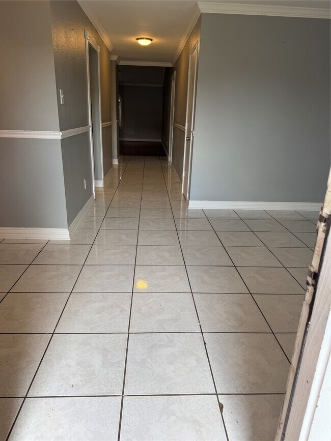 Building Photo - 11123 Cayman Mist Dr