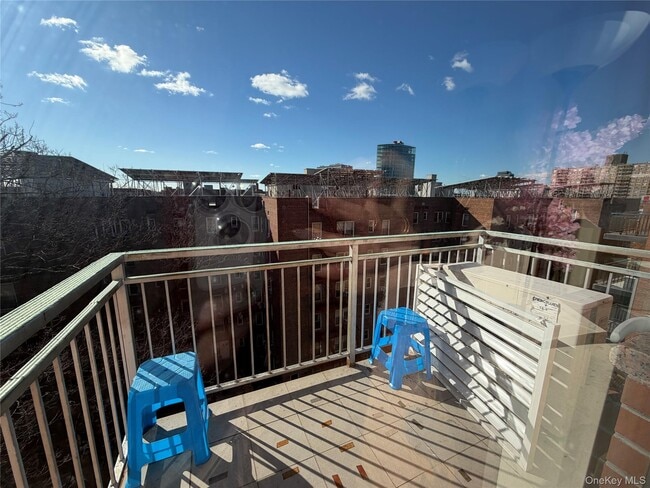 Building Photo - 143-28 41st Ave