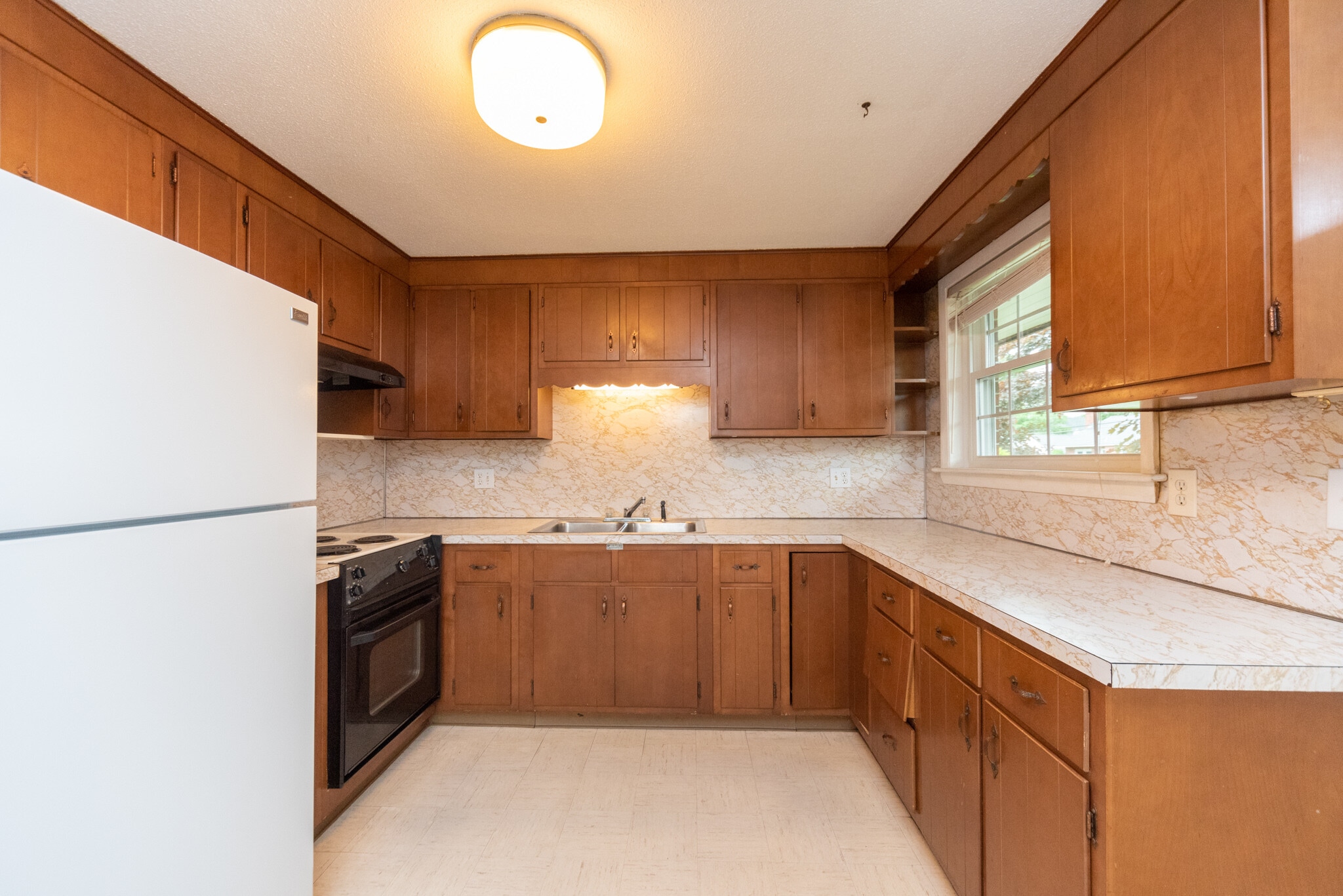 Building Photo - 46 Grove St