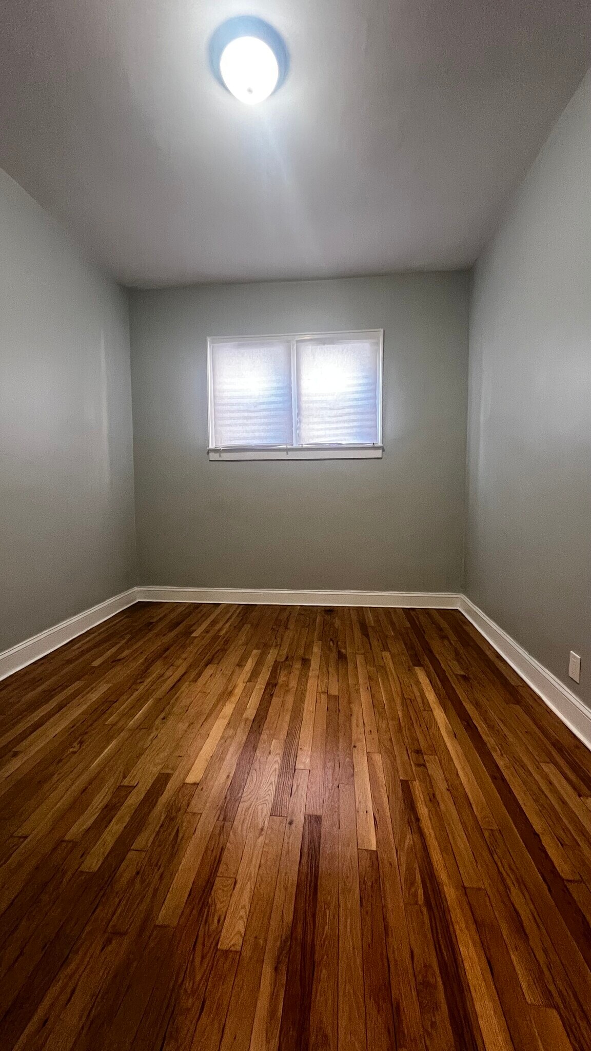 BEDROOM #1 - 516 Monastery Pl