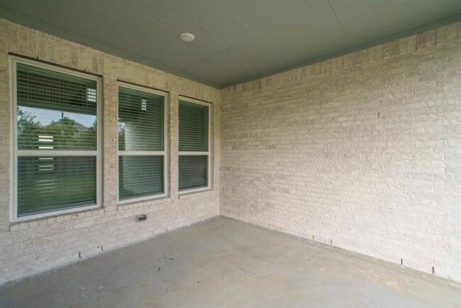 Building Photo - 155 Renodes Garden Ln