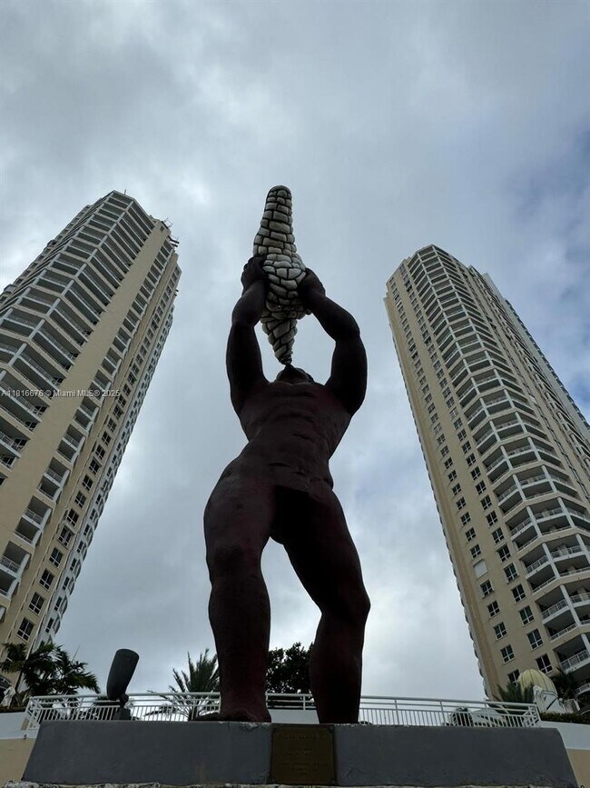 Building Photo - 848 Brickell Key Dr