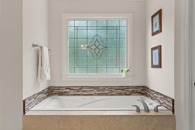 Building Photo - 415 Lyerly Pointe