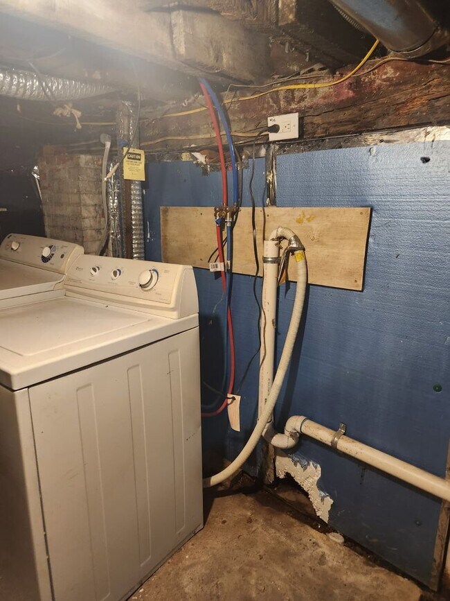 Building Photo - 413-415-415 N 6th Ave