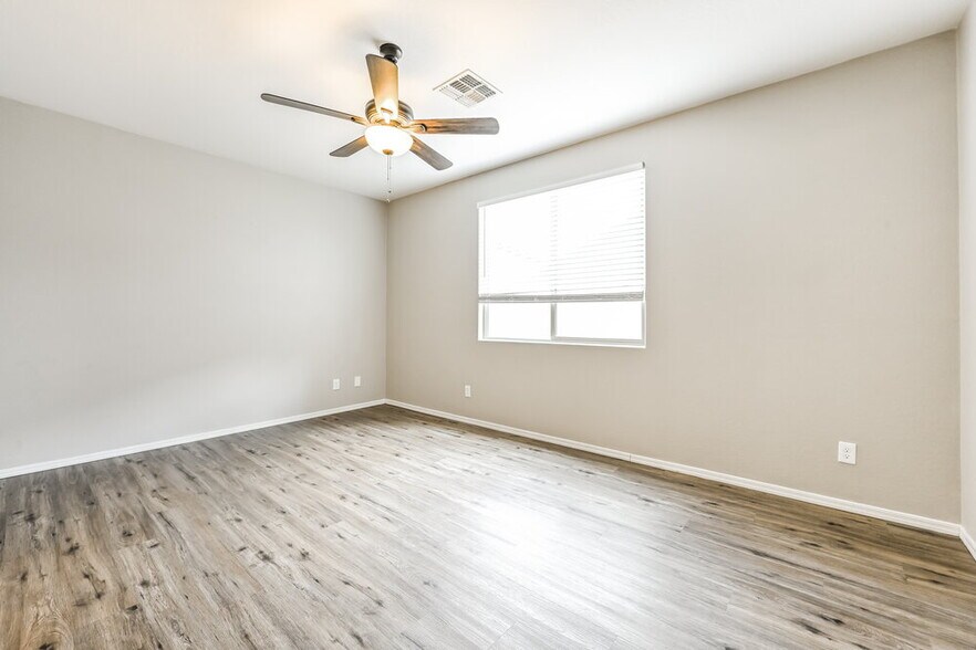 Building Photo - 12051 W Tether Trl