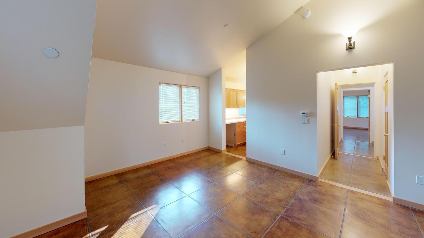 Building Photo - 6540 Valley View Rd