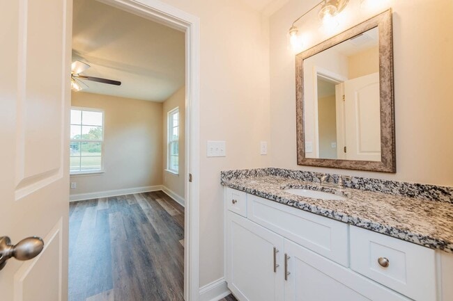 Building Photo - 122 Tabor Dr