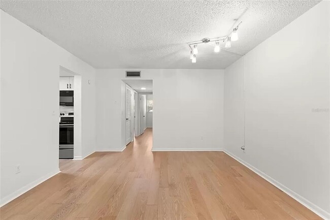 Building Photo - Welcome to Belleair Bluffs!!!!