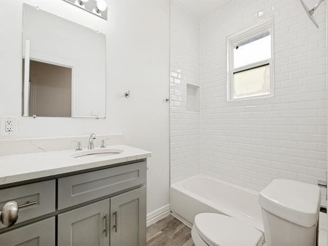 Building Photo - 1028 Claude St