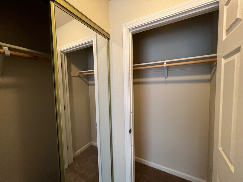 Building Photo - 4803 Lewis Carroll Way
