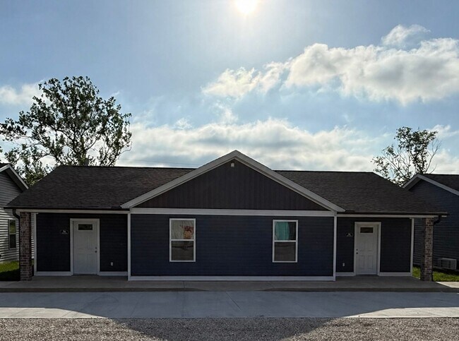 Building Photo - 132 Presley Ave