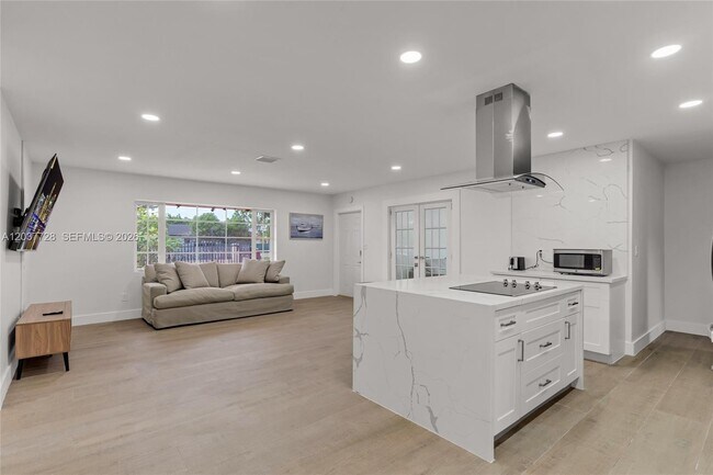 Building Photo - 3325 SW 127th Ave