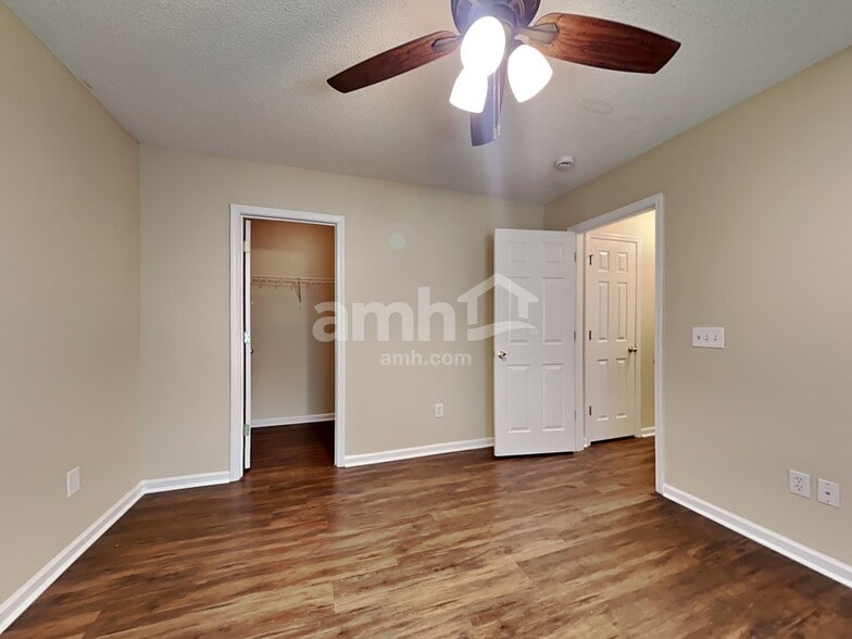 Building Photo - 3011 Mapleleaf Drive