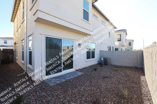 Building Photo - Desirable Community of Arabella