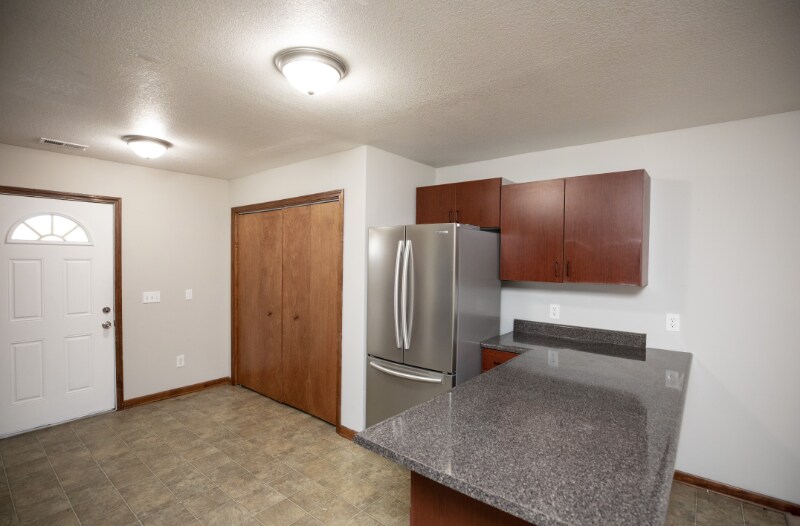 Building Photo - 2216 S Leonard Rd