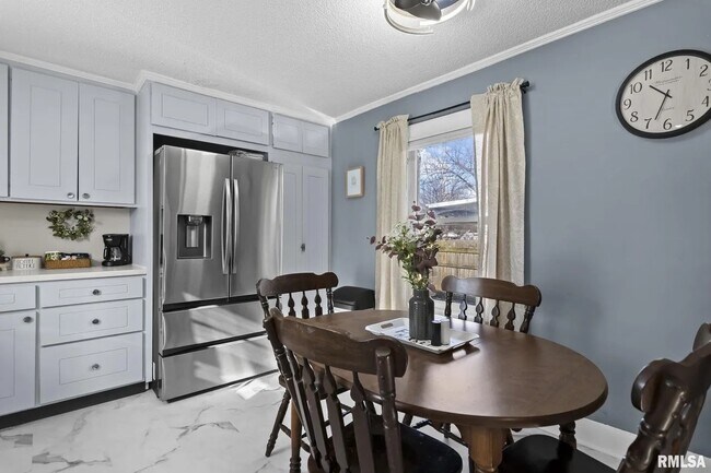 Building Photo - 1039 Osburn Ave