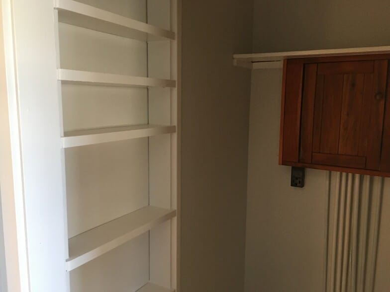 Building Photo - 11 Adams Ct