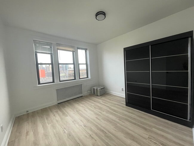Building Photo - 108 Palisade Ave