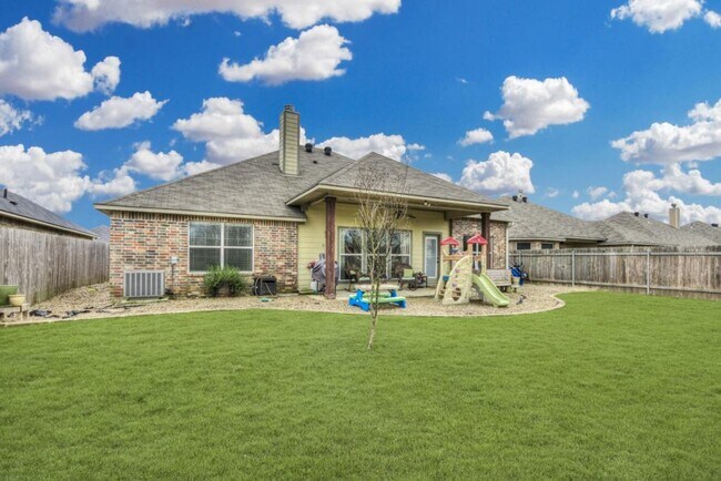 Building Photo - 318 Avondale Ln