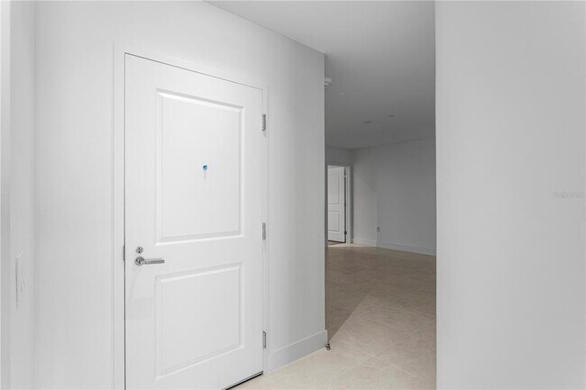 Building Photo - 3015 S Ysabella Ave