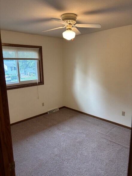 Building Photo - 308 Lexington Dr
