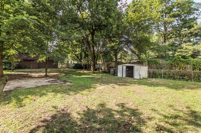 Building Photo - Cozy 2 Bedroom House