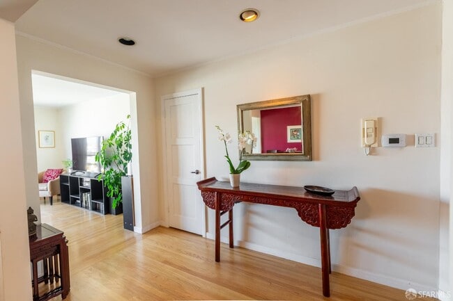 Building Photo - 64 Encanto Ave