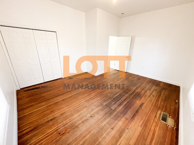 Building Photo - 12 N YMCA ST