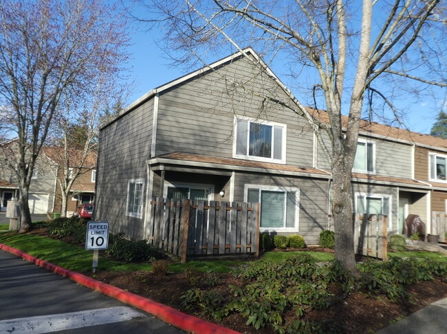 Building Photo - 7123 SW Sagert St