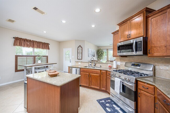 Building Photo - 33311 Greenfield Forest Dr