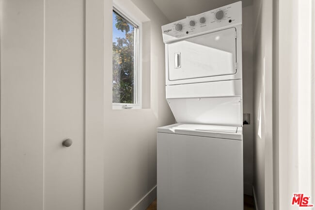 Building Photo - 1509 Edris Dr