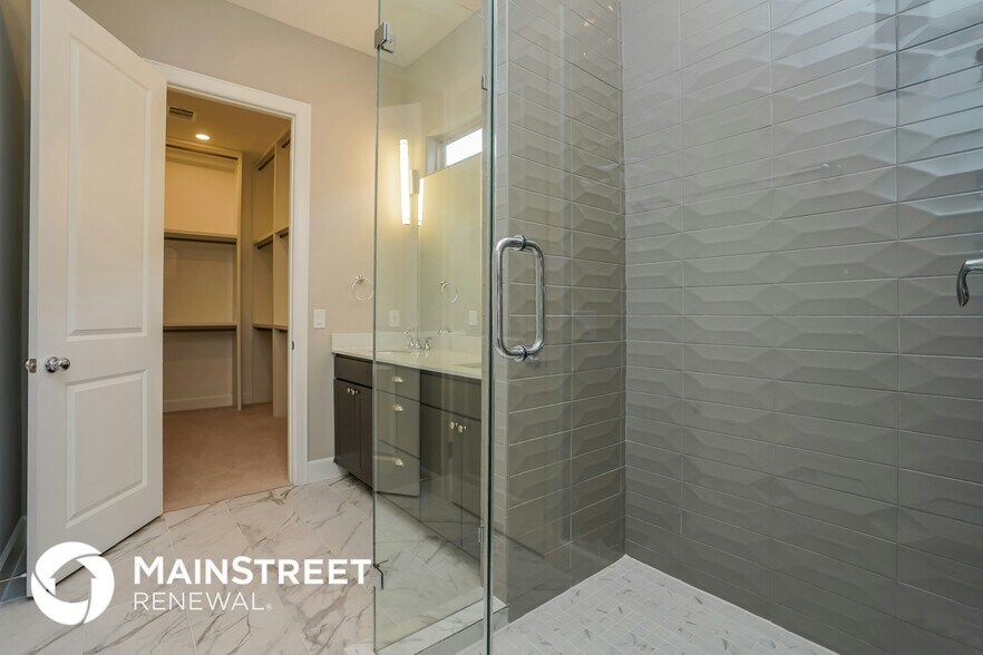 Building Photo - 5117 Royal Heath Dr