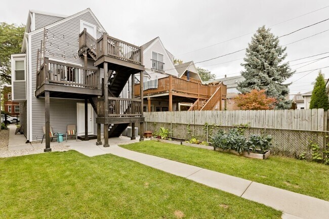 Building Photo - 3121 N Monticello Ave