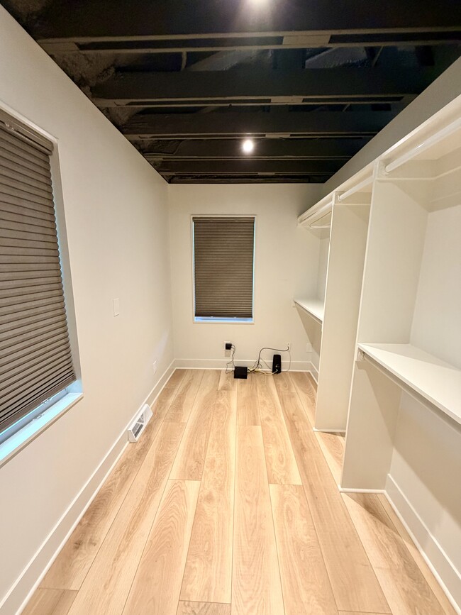 Building Photo - 2949 S 78th St