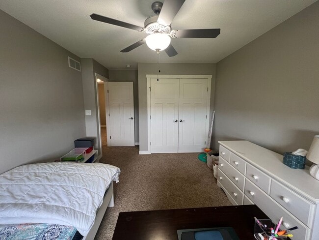 Building Photo - Beautiful 5-bed, 3.5-bath Single Family Home!