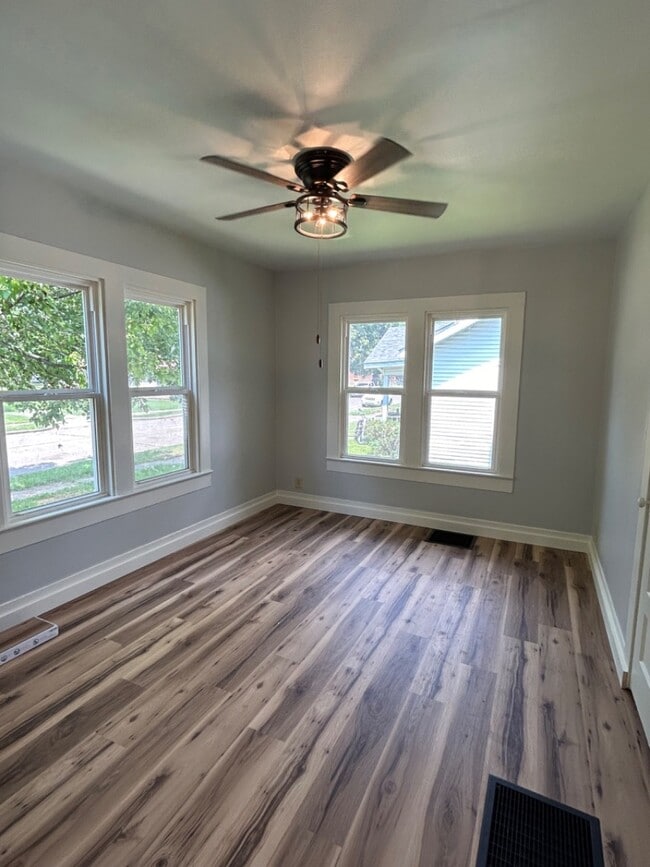 Building Photo - 411 Matthews Ave